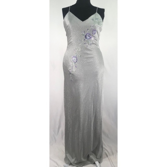 90’s Vintage ‘Dave & Johnny’ Silver Floral Embroidered Bias Cut Maxi Gown - Picture 6 of 14
